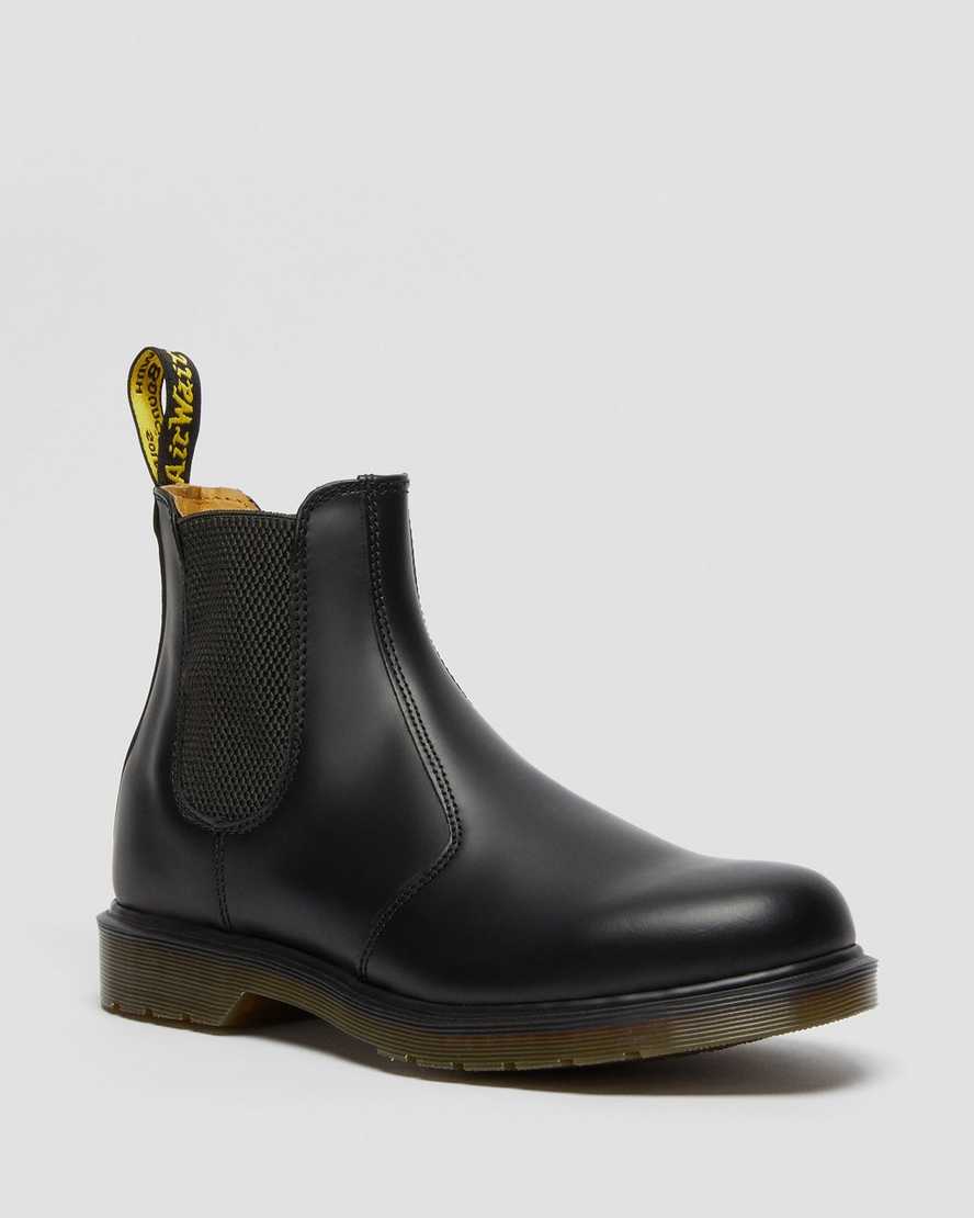 black dr martens 2976 smooth mens chelsea boots