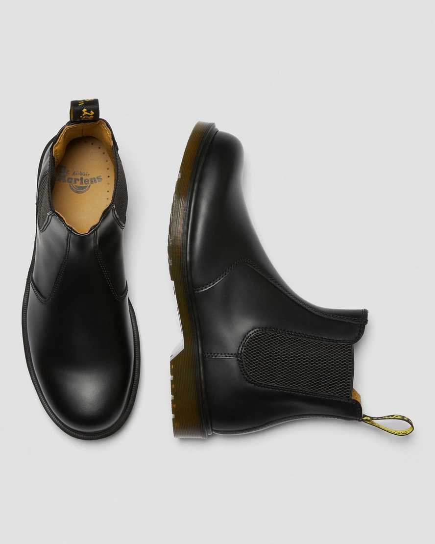 black dr martens 2976 smooth mens chelsea boots