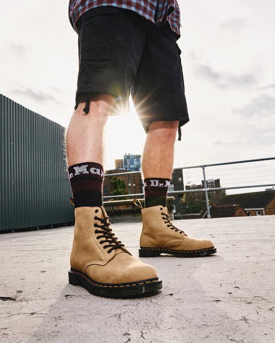 brown dr martens 1460 pascal mens lace up boots