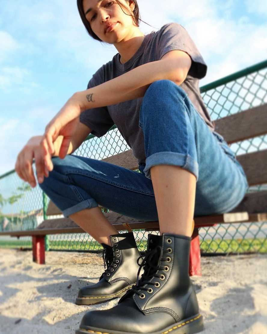 black dr martens 1460 felix mens lace up boots