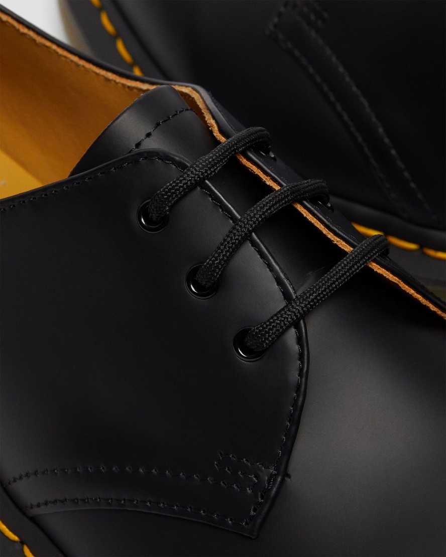 black dr martens 1461 smooth mens oxford shoes